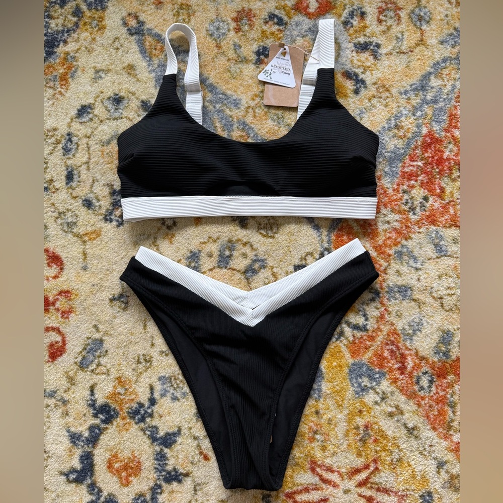 Berlook contrast two-tone swim suit